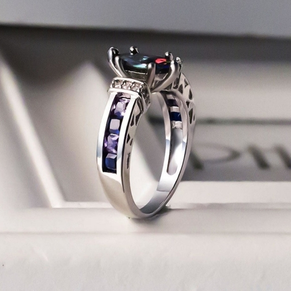 Ring - Picture 4 of 4